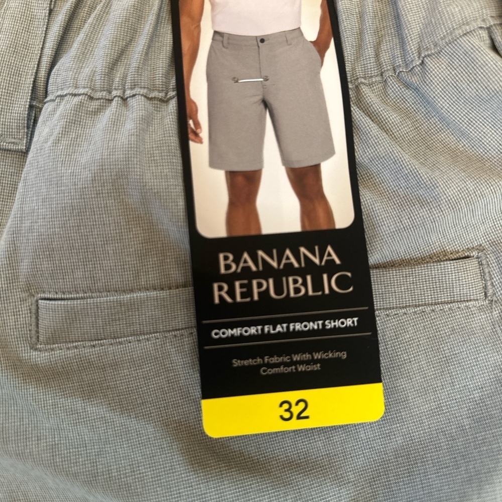 BANANA REPUBLIC
COMFORT FLAT FRONT SHORT
Stretch 32